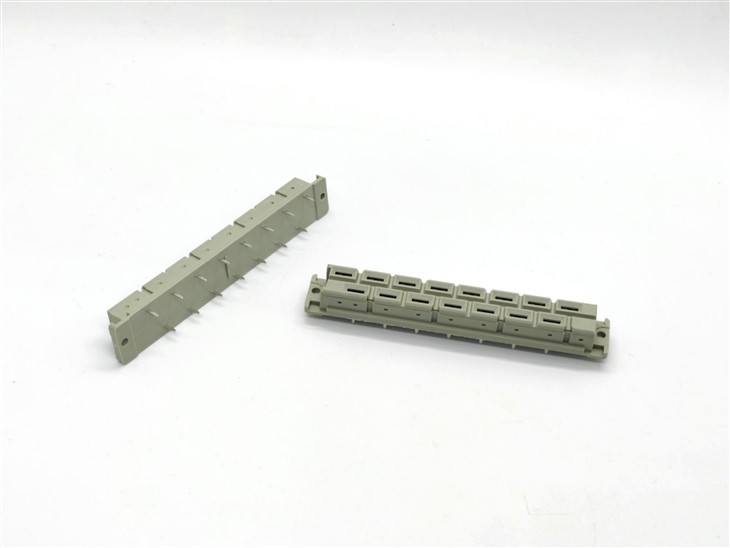 ДИН41612 Вертикална женска Х15 конектори типа